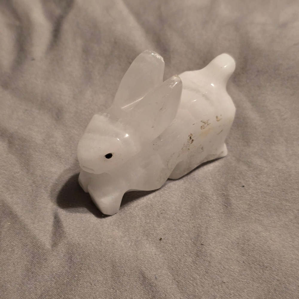 Home Small Rabbit Figurine Unisex White Onyx Hand Carved Stone Bunny